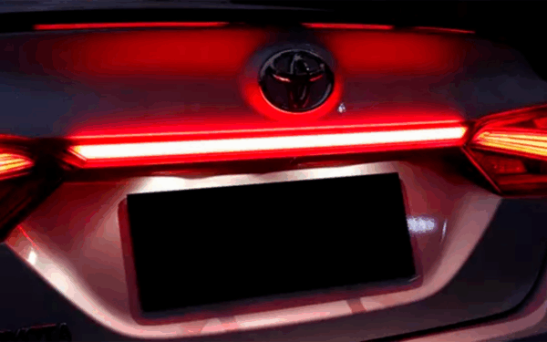LUZ POSTERIOR CAJUELA 3 FUNCIONES «TOYOTA COROLLA HYBRIDO 2019 (NEGRO Y ROJO)