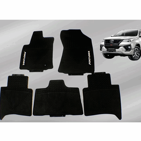 MOQUETA TOYOTA FORTUNER 2017+ 5PCS