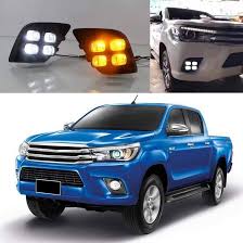 «LUZ DIURNA + LUZ DIRECCIONAL «TOYOTA REVO HILUX VIGO WITH YELLOW LIGHT 2015 – 2016